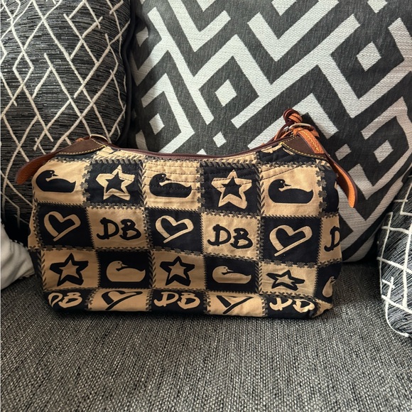 Dooney and Bourke Large Erica tote. New without tags. - Picture 2 of 4